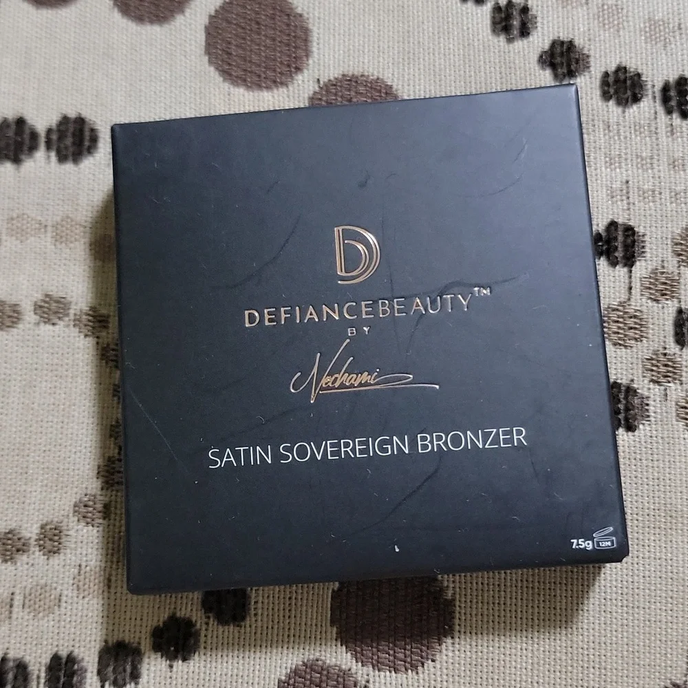 DEFIANCE BEAUTY Satin Sovereign Bronzer 7.5g in Goddess Glow